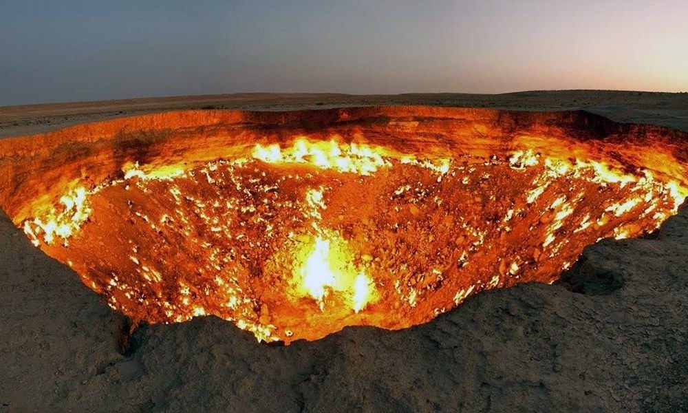 Dron logra captar imágenes del pozo de Darvaza - Dicomania